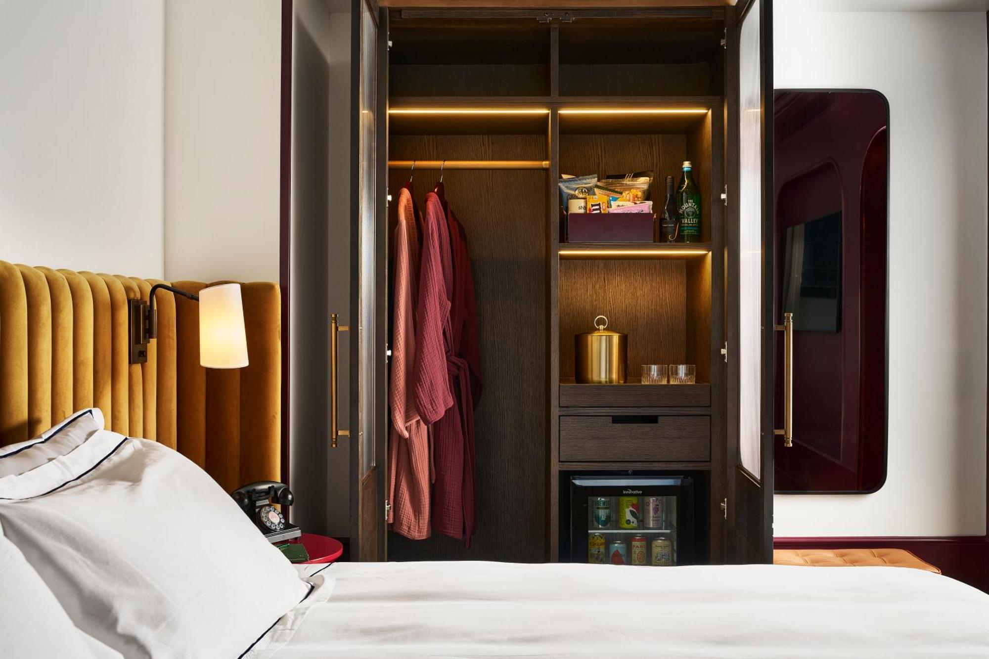 Fidelity Hotel Κλίβελαντ Εξωτερικό φωτογραφία
